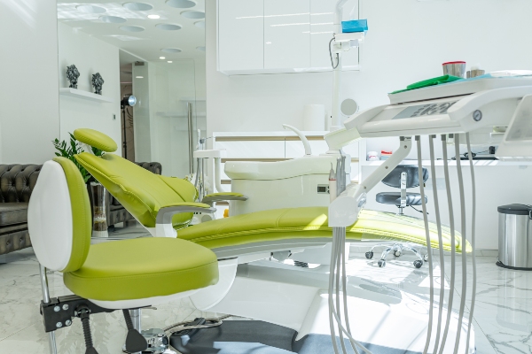 Common Reasons To Visit An Emergency Dentist